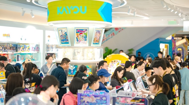 首家卡游城市旗舰店落地上海，央视点赞“谷子经济”消费新场景