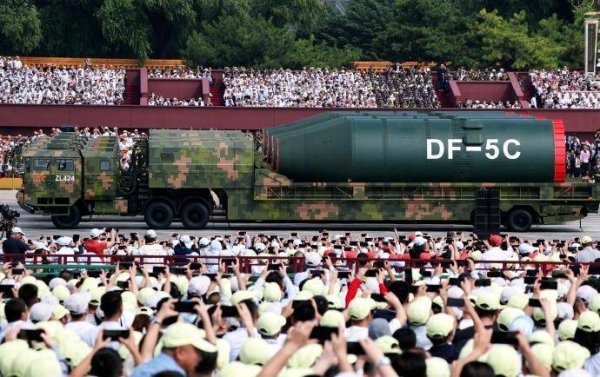 天织股票配资 军事博主看阅兵后自称变“军盲”，专家：美国的PPT在中国成真了